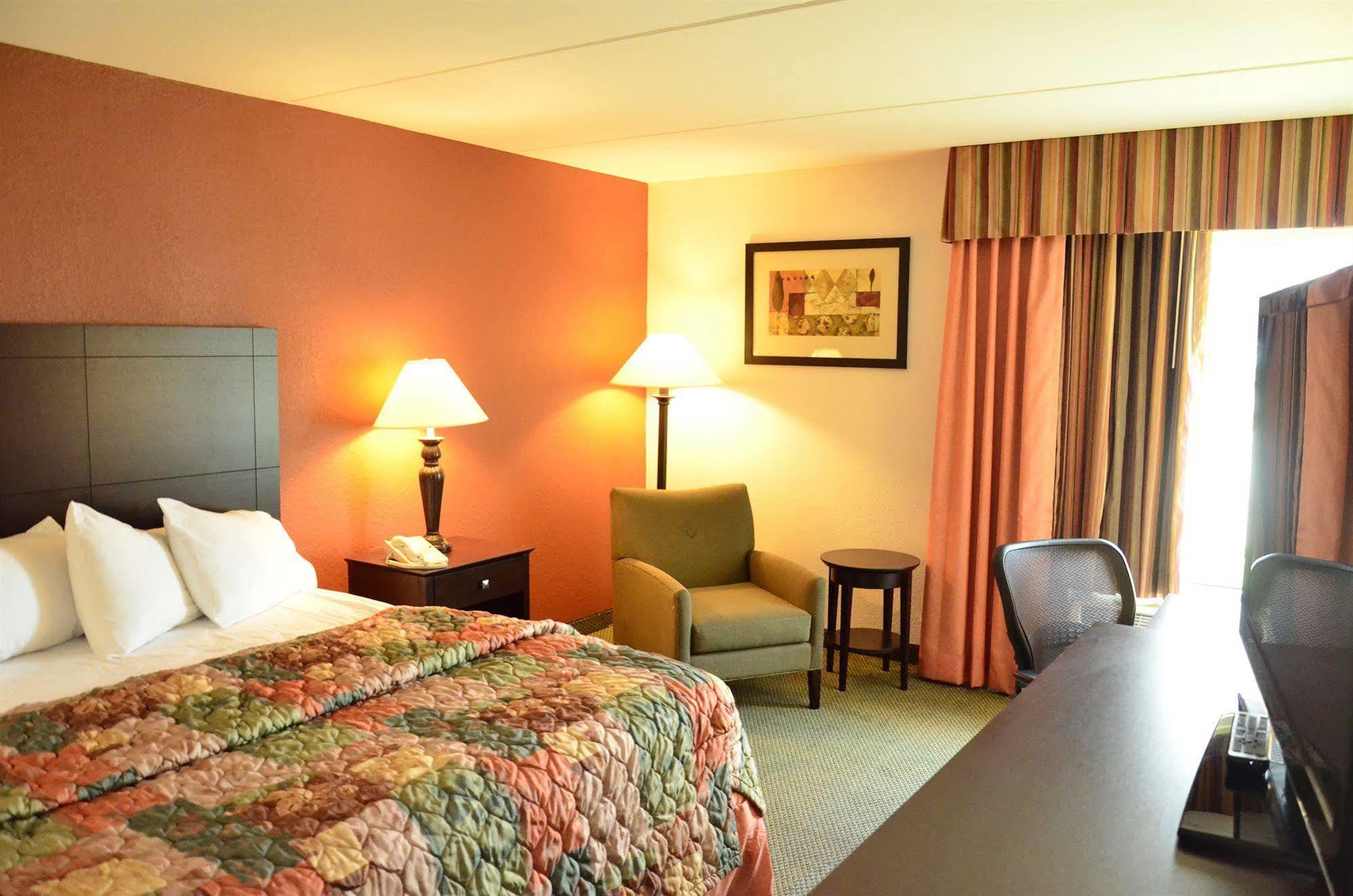 Ramada By Wyndham Luling Hotel Exterior foto